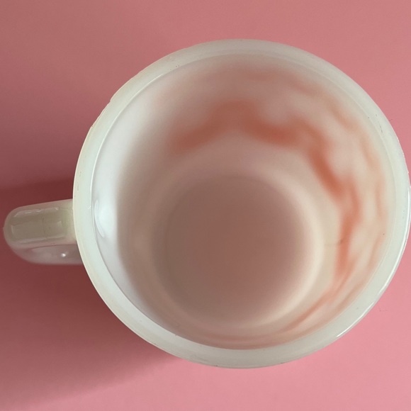 Vintage fireking milk glass mug with vintage orange swirl design - Picture 3 of 6